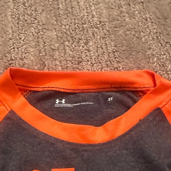 Under Armour lot. 3 long sleeve shirts and 1 pants size 3T - Picture 9 of 12